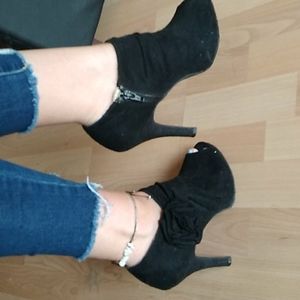 Black heels
